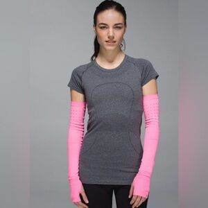 Lululemon Swiftly Arm Warmers in Heathered Neon Pink